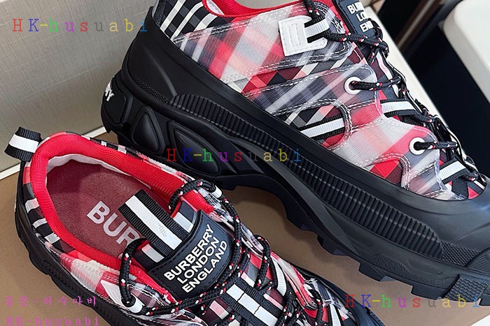 NEW 버버리 신발 신상 B 5525885