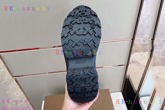 NEW 버버리 신발 신상 B 5525885