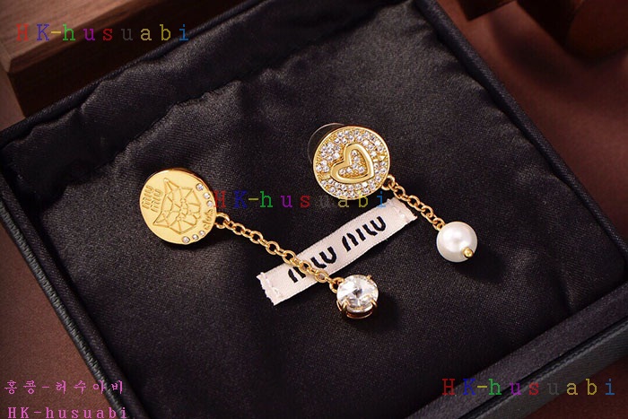 NEW 미우미우 귀걸이 신상 MU 2252111
