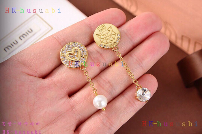 NEW 미우미우 귀걸이 신상 MU 2252111