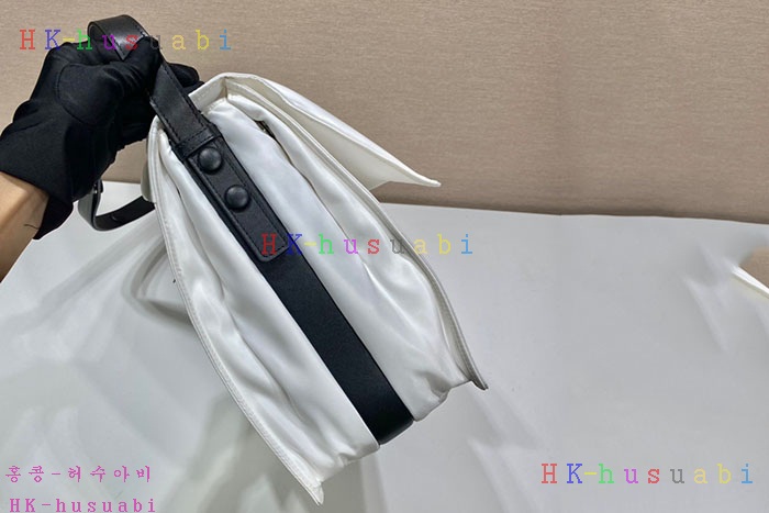 ★미러급★프라다 나일론 패디드 숄더백 1BD256