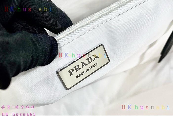 ★미러급★프라다 나일론 패디드 숄더백 1BD256