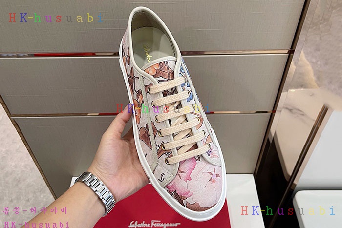 NEW 페라가모 스니커즈 신상 F 725542