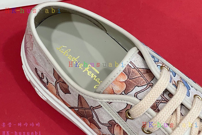 NEW 페라가모 스니커즈 신상 F 725542