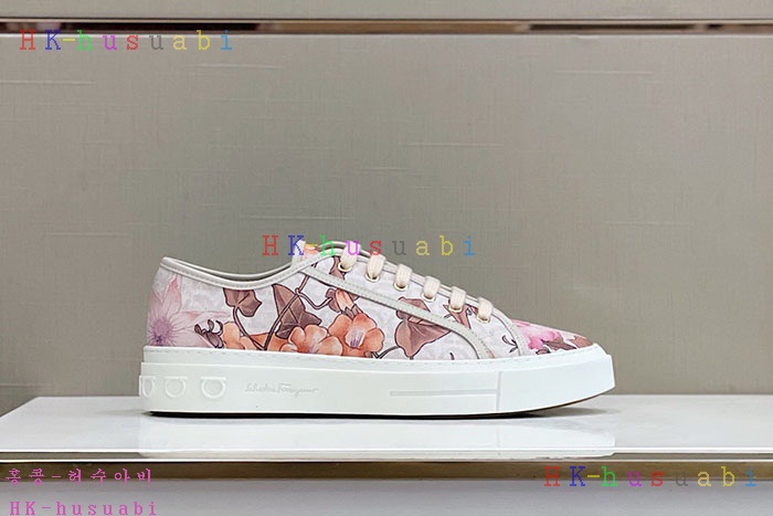 NEW 페라가모 스니커즈 신상 F 725542