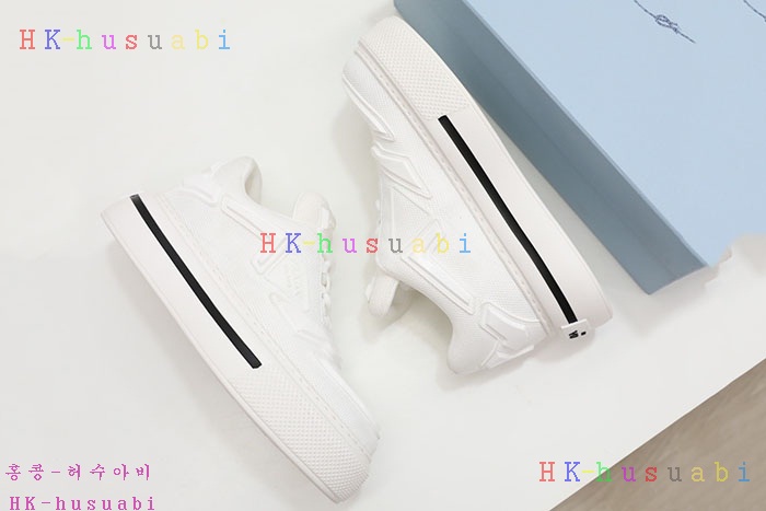 NEW 프라다 스니커즈 신상 P 663606