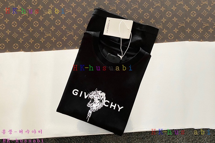NEW 지방시 반팔티 신상 GV 114203