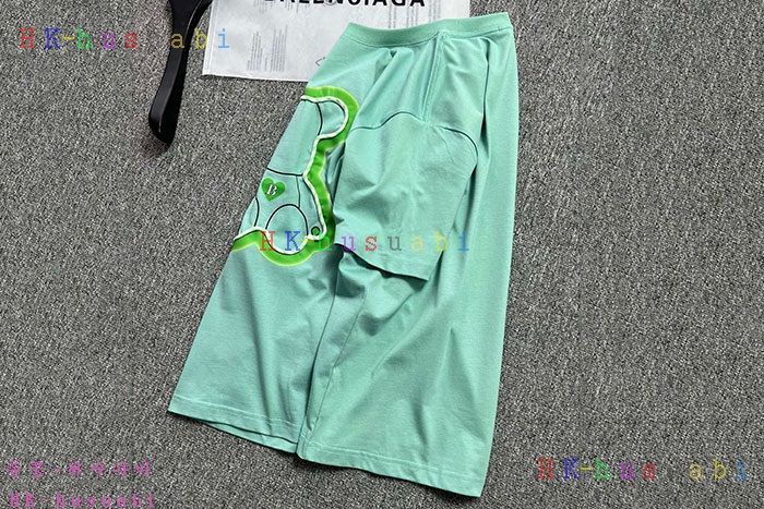 NEW 발렌시아가 반팔티 신상 B 877759