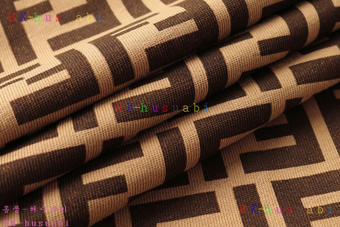 NEW 펜디 반팔티 신상  FD 99653
