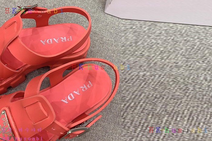 NEW 프라다 샌들 신상 P 7140444