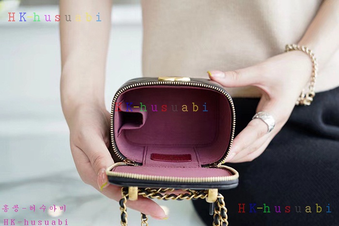 ★미러급★샤넬 퀼팅 골드볼 체인 스트랩 조절 스몰 베니티백 AP2292