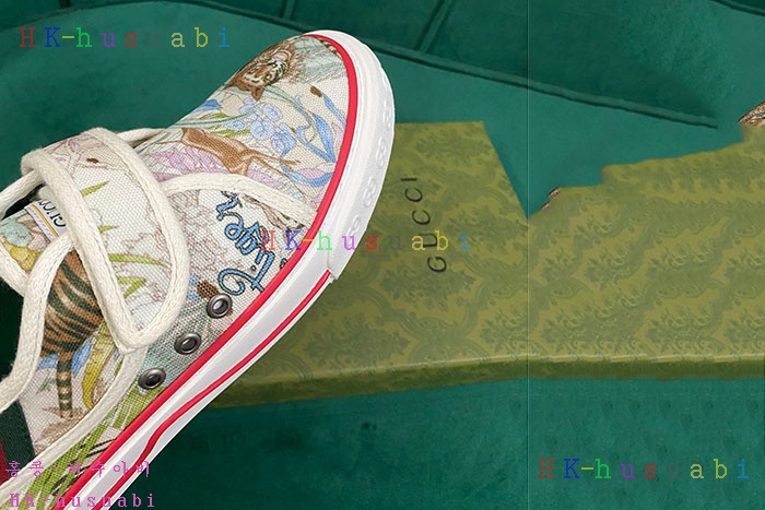 NEW 구찌 스니커즈 신상 GU 1424238