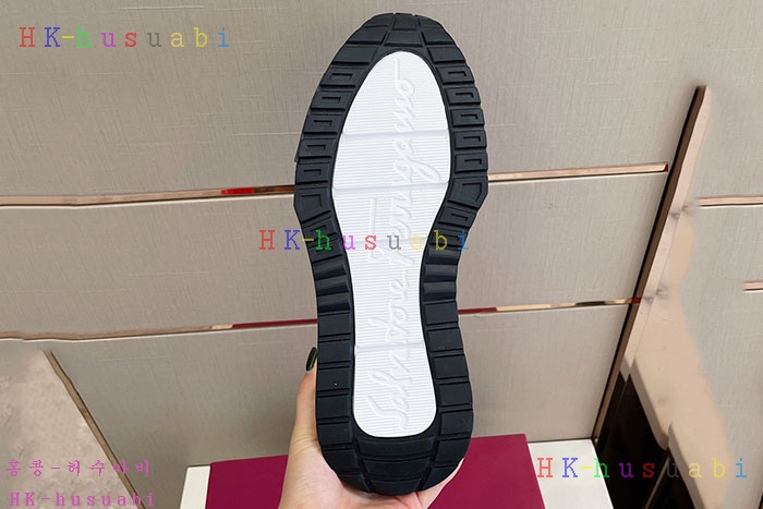 NEW 페라가모 스니커즈 신상 F 925102