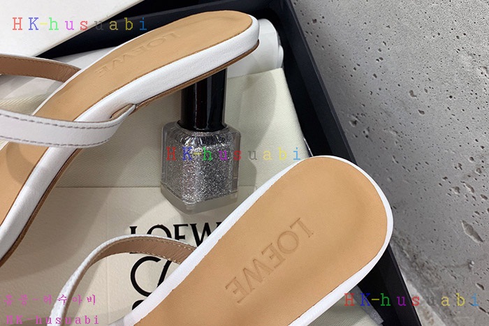 NEW 로에베 샌들 신상 L 551110