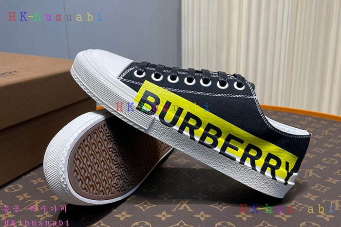 NEW  버버리 스니커즈 신상 BB  4415511
