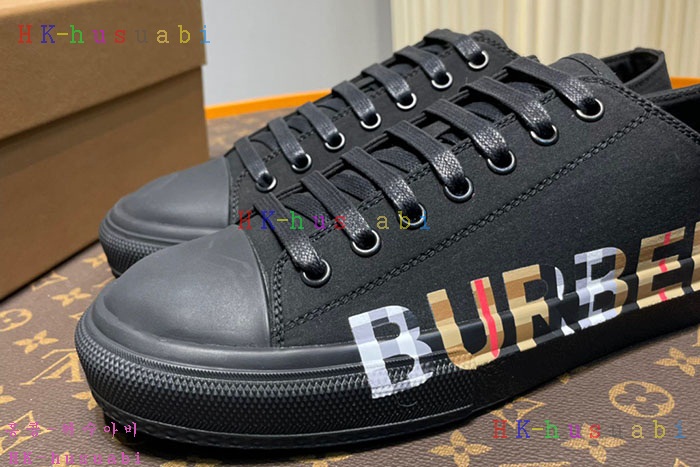 NEW  버버리 스니커즈 신상 BB  4415512