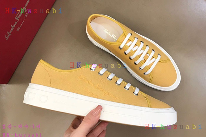 NEW 페라가모 스니커즈 신상 F 1105003