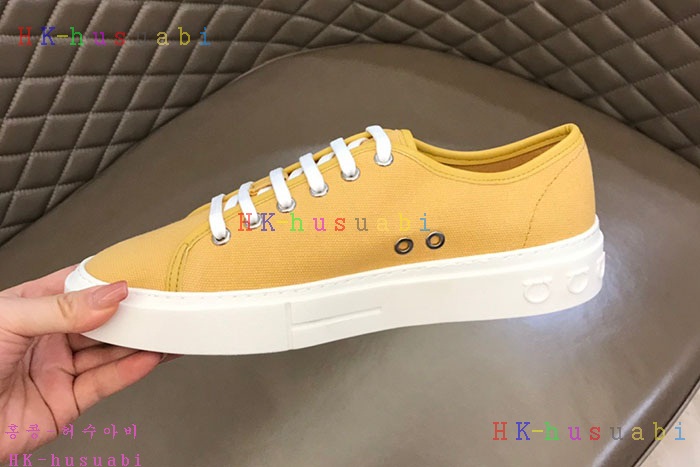 NEW 페라가모 스니커즈 신상 F 1105003