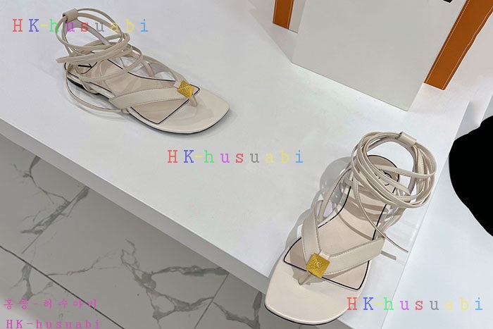 NEW 발렌티노 샌들 신상 V 1427881