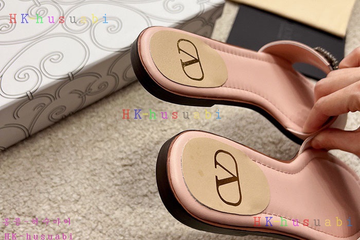 NEW 발렌티노 샌들 신상 V 142440