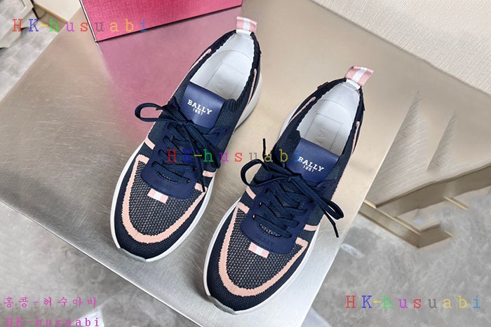 NEW 발리 스니커즈 신상 B 554240