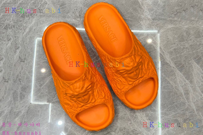 NEW 베르사체 샌들 신상 V 4241111