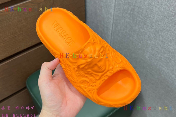 NEW 베르사체 샌들 신상 V 4241111