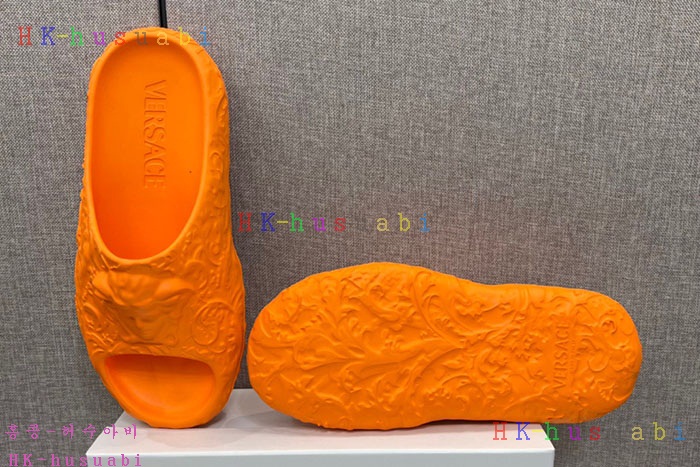 NEW 베르사체 샌들 신상 V 4241111