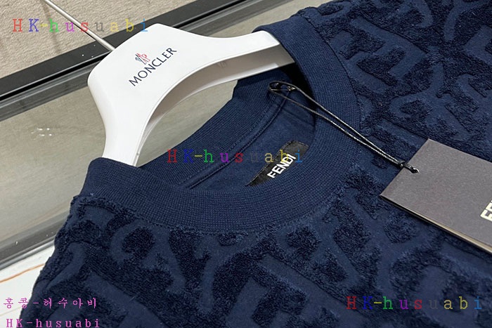 NEW 펜디 반팔티 신상 F 925002