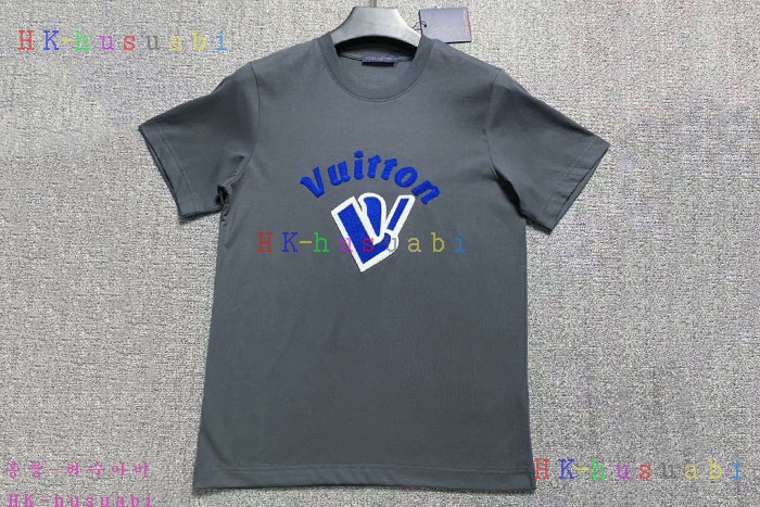 NEW 루이비통 반팔티 신상 LV 4488539
