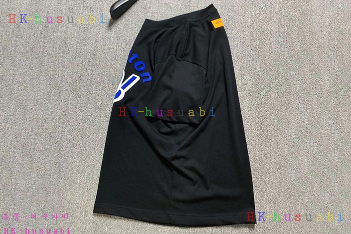 NEW 루이비통 반팔티 신상 LV 4488541
