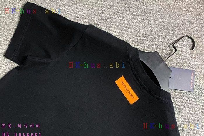 NEW 루이비통 반팔티 신상 LV 4488543
