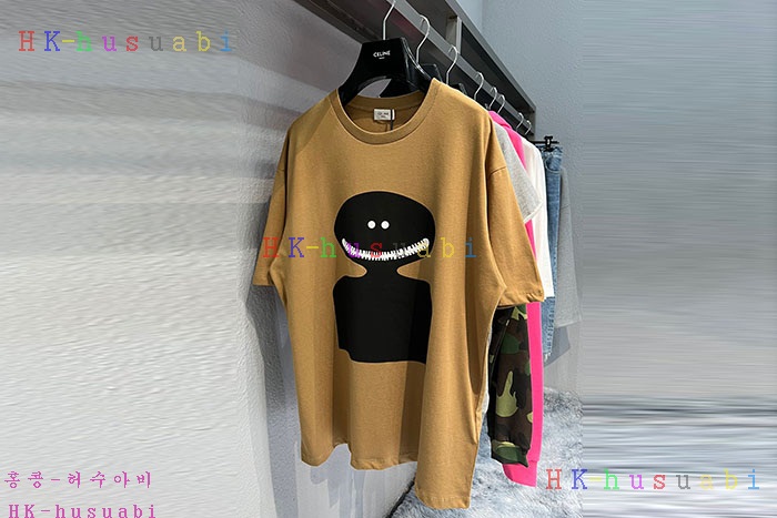 NEW 셀린느 반팔티 신상 C 5256611