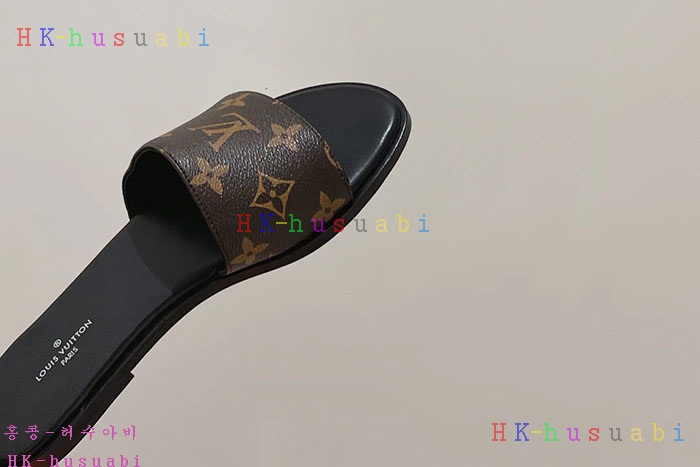 NEW 루이비통 샌들 신상 LV 3056004