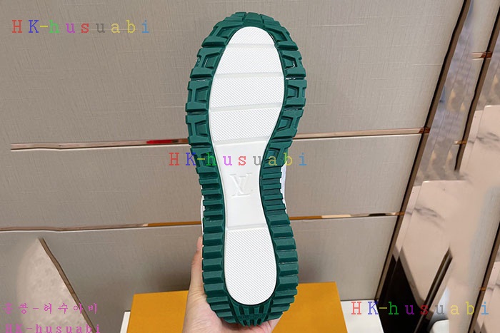 NEW 루이비통 스니커즈 신상 LV 285621