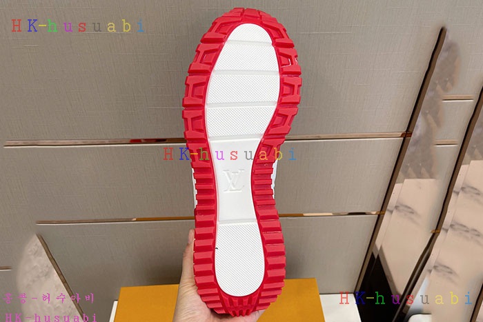 NEW 루이비통 스니커즈 신상 LV 285624