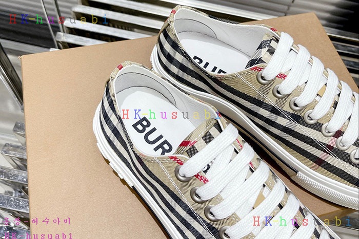 NEW 버버리 스니커즈 신상 B 890012