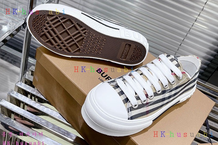 NEW 버버리 스니커즈 신상 B 890012