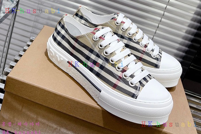 NEW 버버리 스니커즈 신상 B 890012