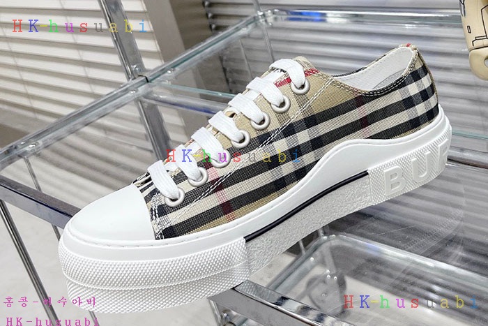 NEW 버버리 스니커즈 신상 B 890012