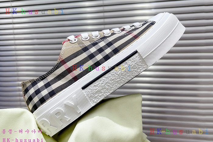 NEW 버버리 스니커즈 신상 B 890012