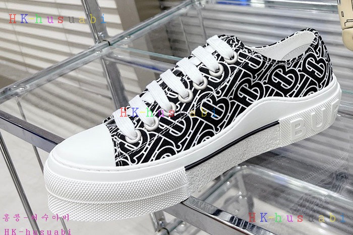 NEW 버버리 스니커즈 신상 B 890013