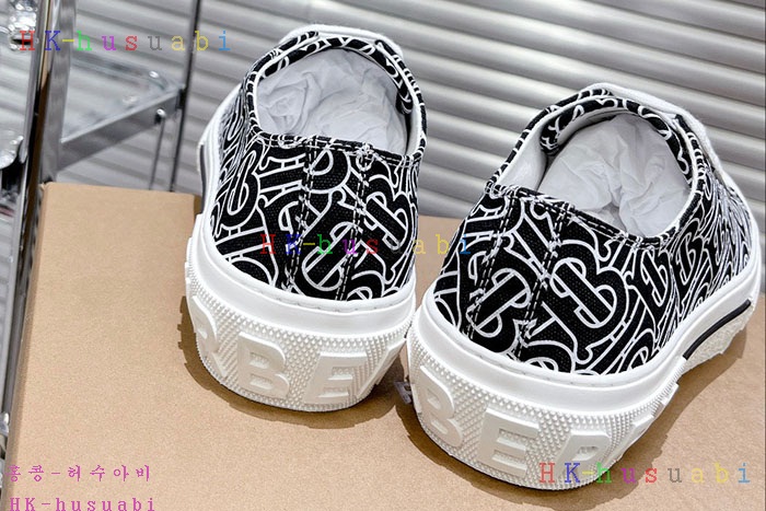 NEW 버버리 스니커즈 신상 B 890013