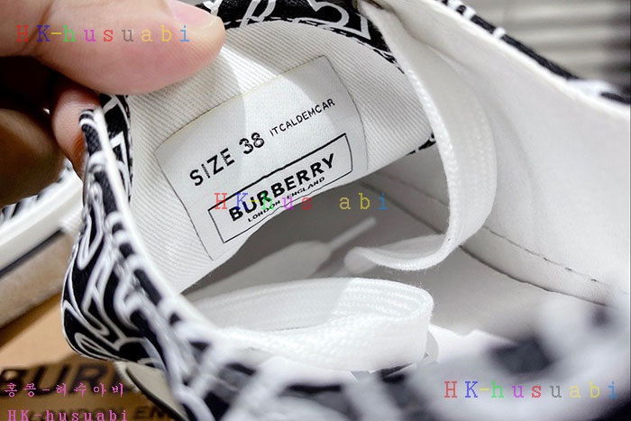 NEW 버버리 스니커즈 신상 B 890013