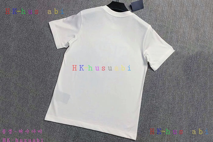 NEW 프라다 반팔티 신상 P 628005