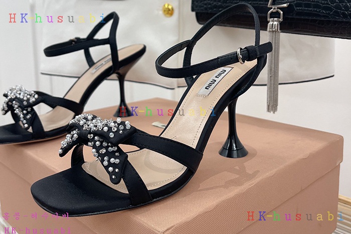 NEW 미우미우 샌들 신상 M 8552405