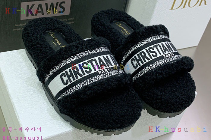 NEW 디올 신발 신상 DR 824551