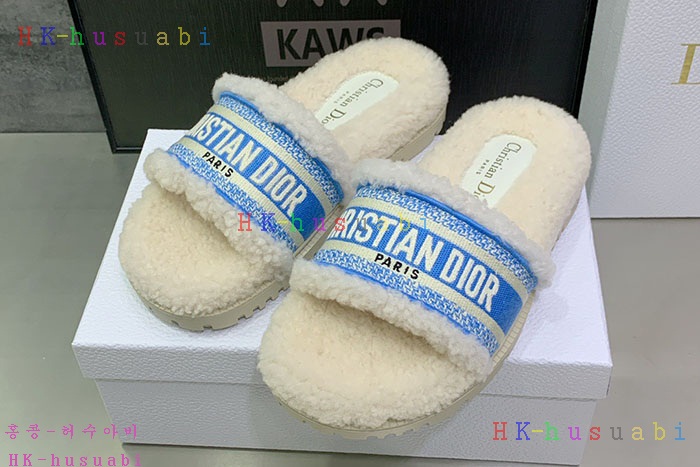 NEW 디올 신발 신상 DR 824560
