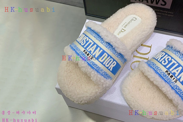 NEW 디올 신발 신상 DR 824560