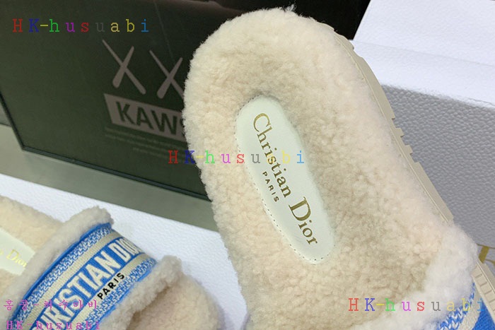 NEW 디올 신발 신상 DR 824560